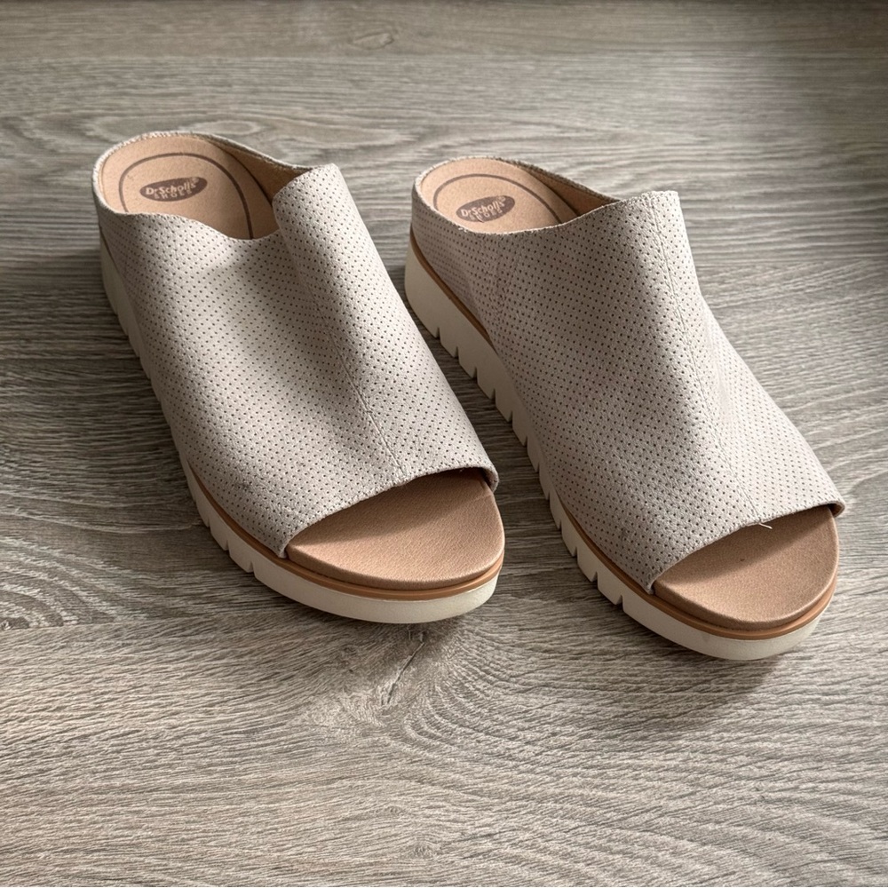 [PZ056] NWOT DR. SCHOLL'S GO FOR IT PLATFORM SLIP-ON SANDAL IN BEIGE